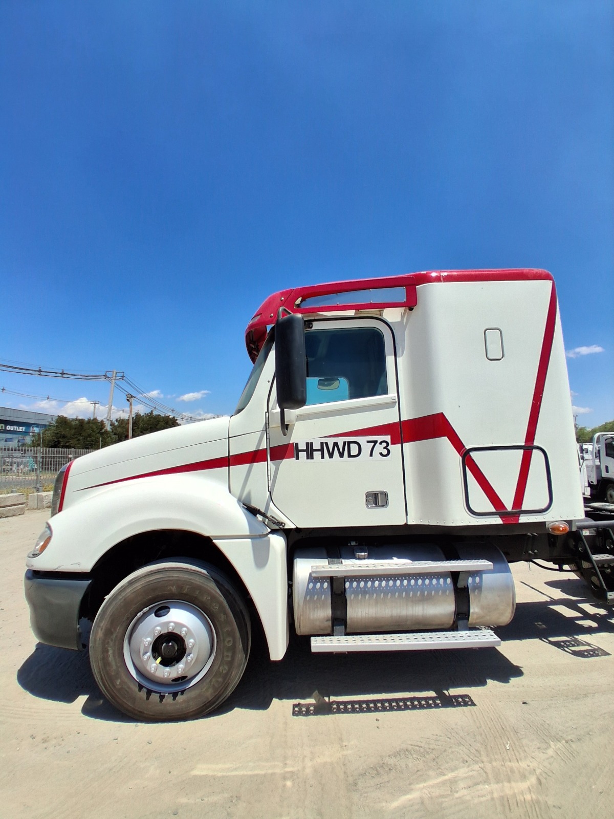 Freightliner CL 120