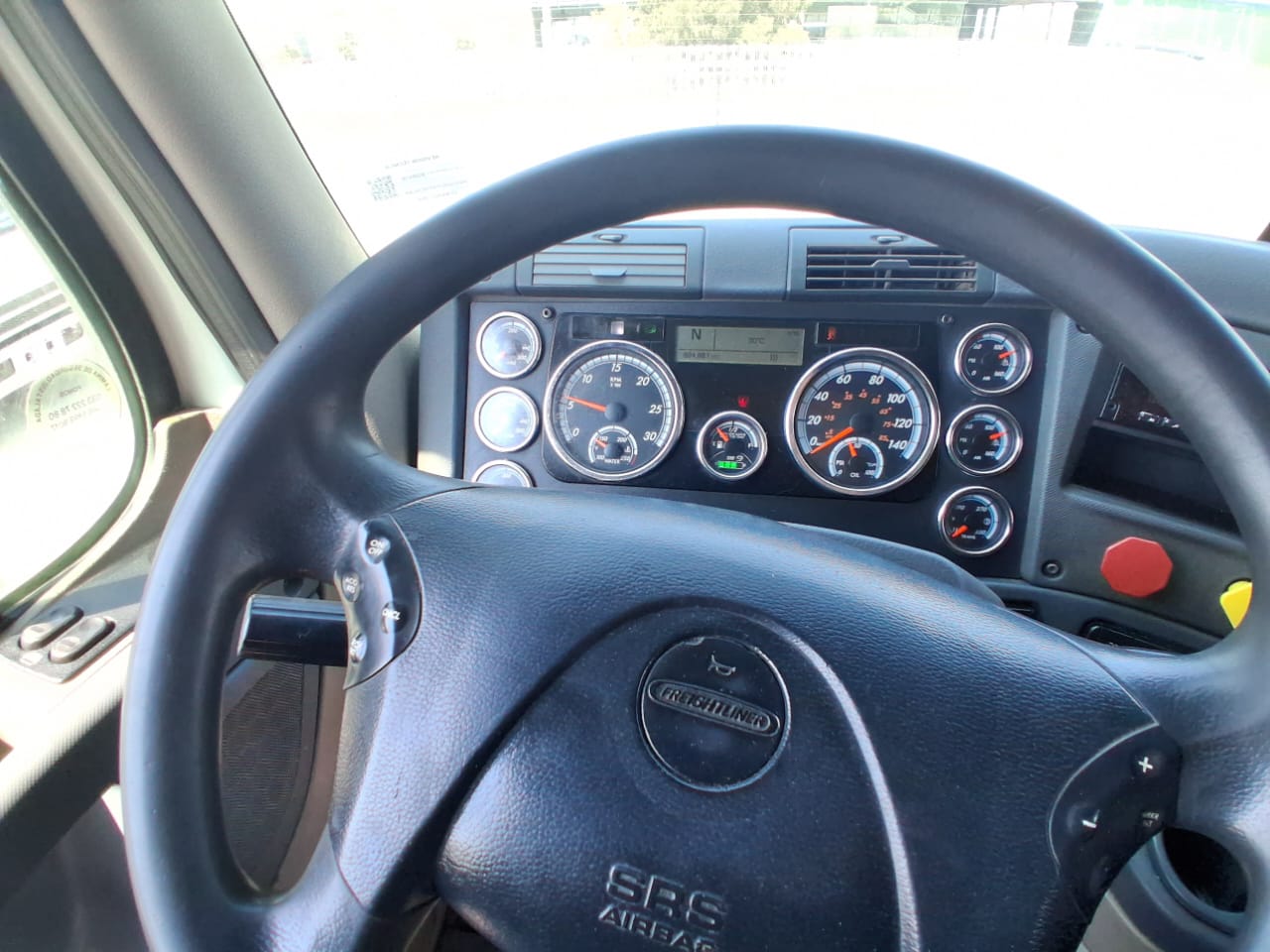 FREIGHTLINER CASCADIA 113