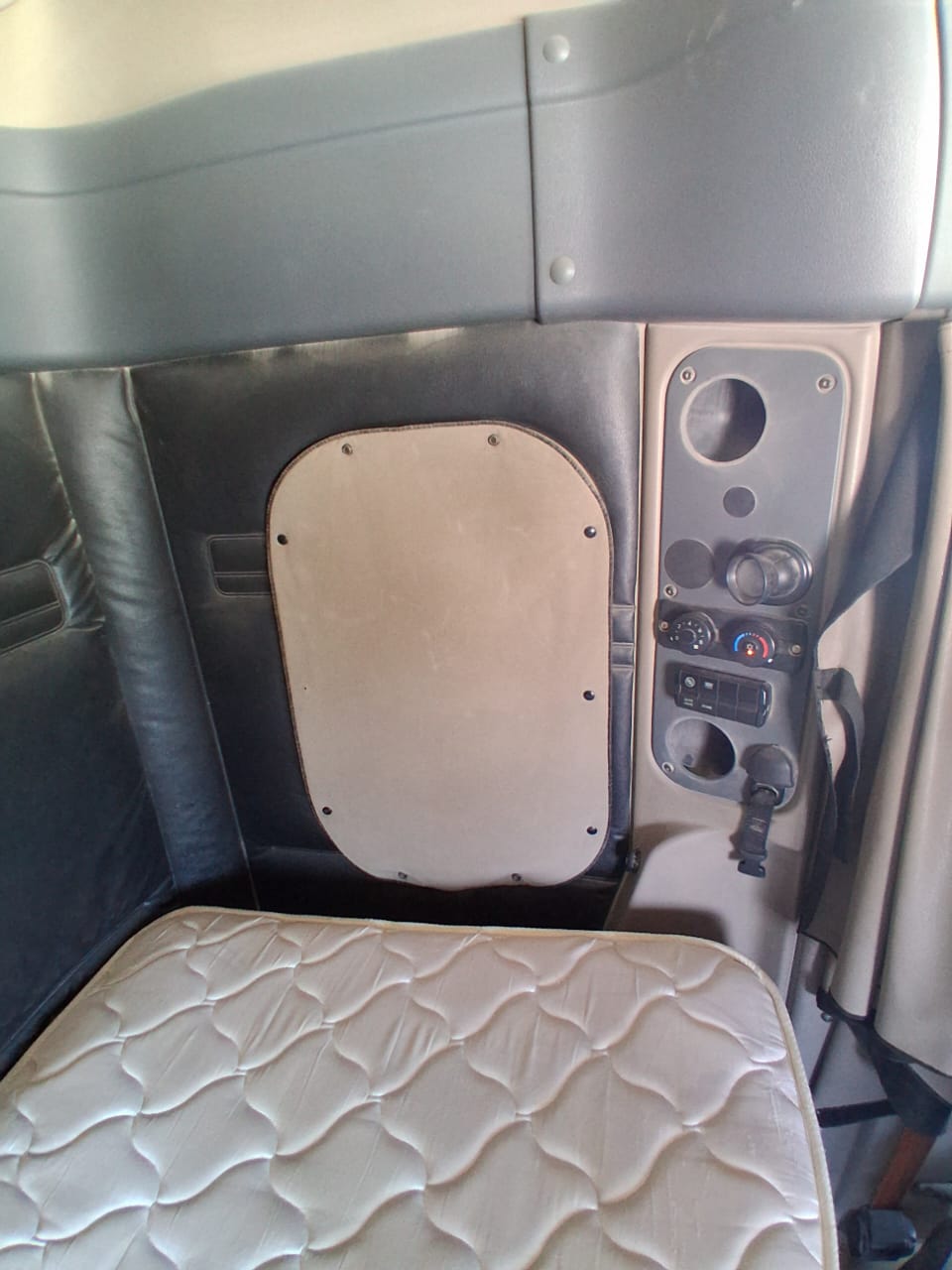 FREIGHTLINER CASCADIA 113