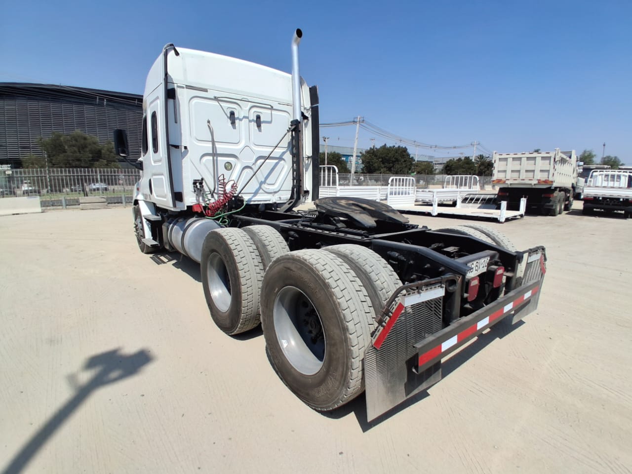 FREIGHTLINER CASCADIA 113