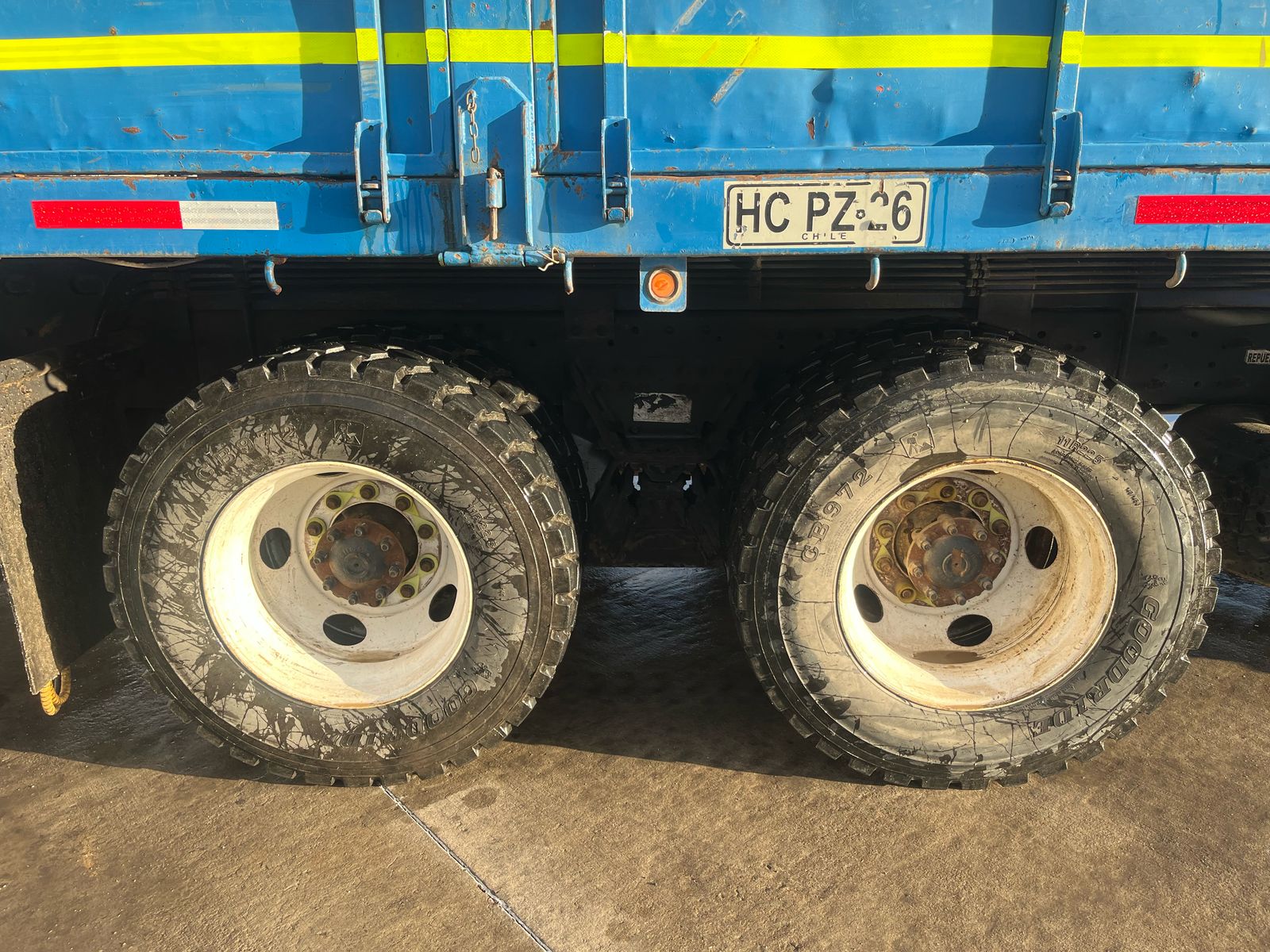 International 7600