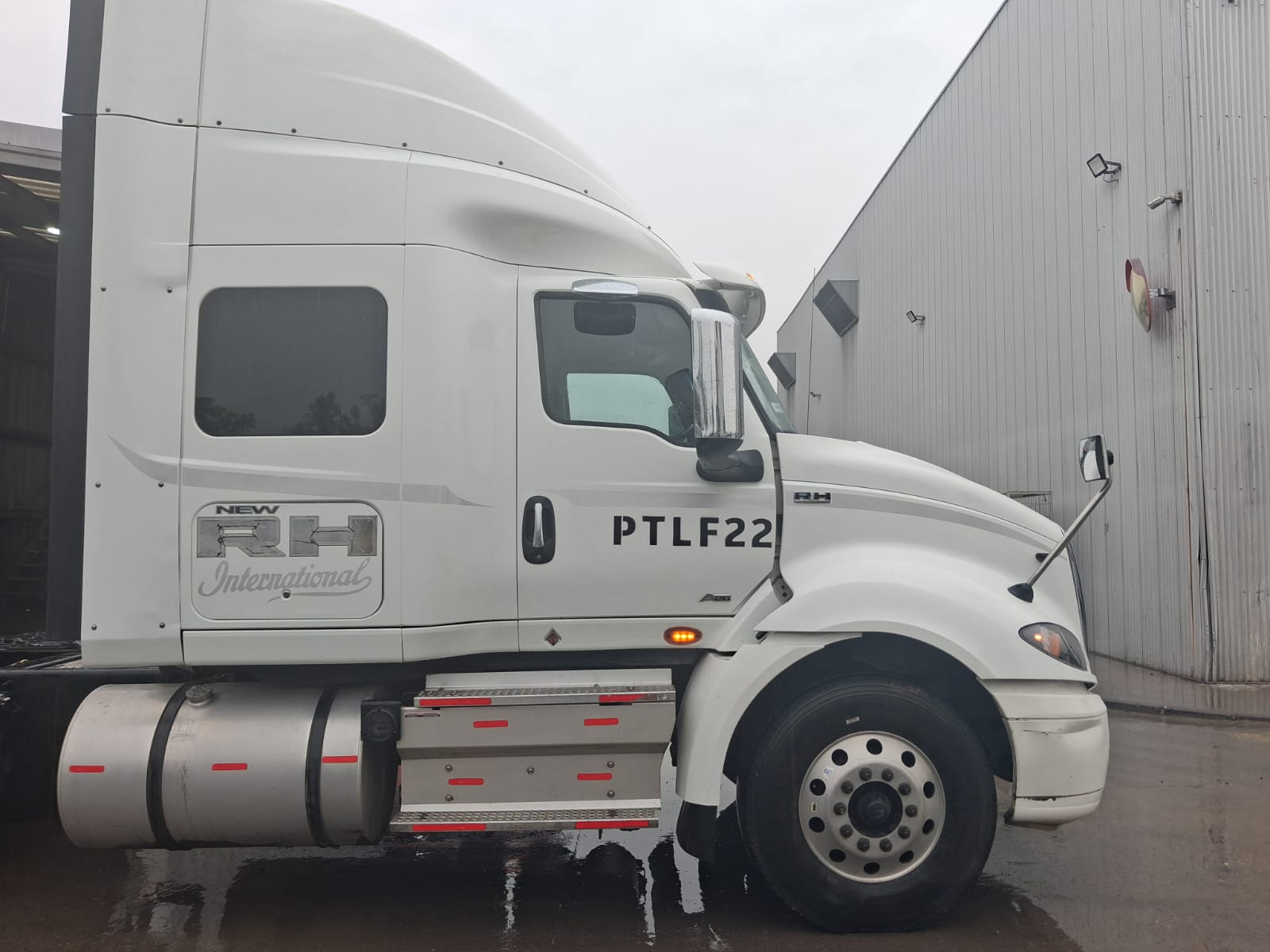INTERNATIONAL RH613 HR