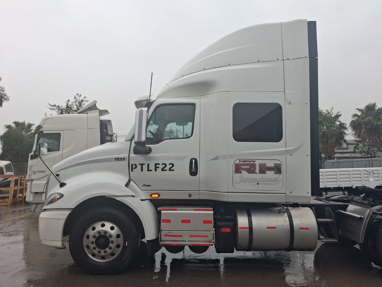 INTERNATIONAL RH613 HR
