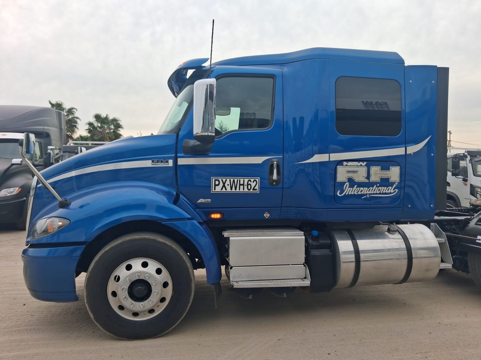 INTERNATIONAL RH613