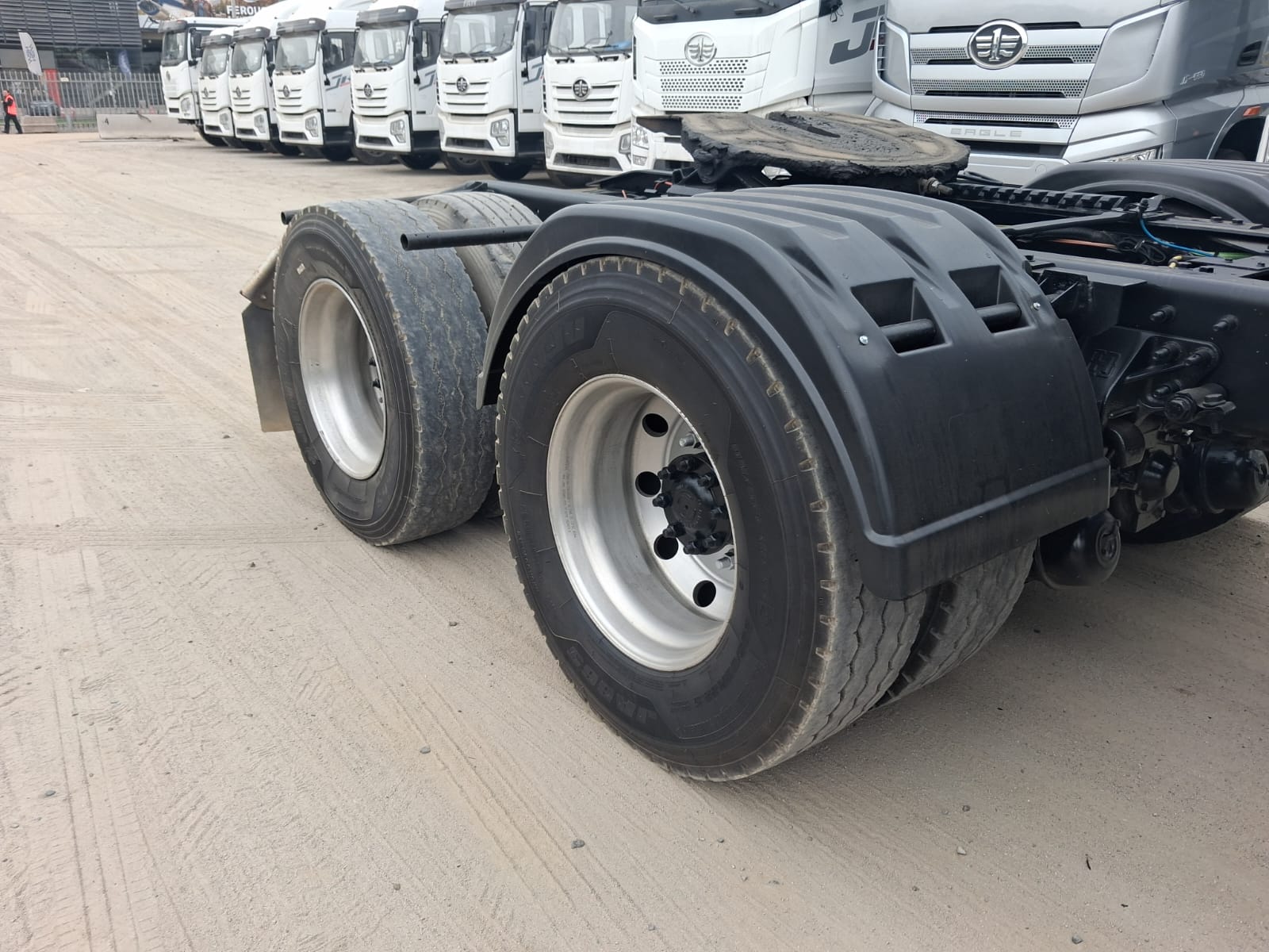 INTERNATIONAL RH613