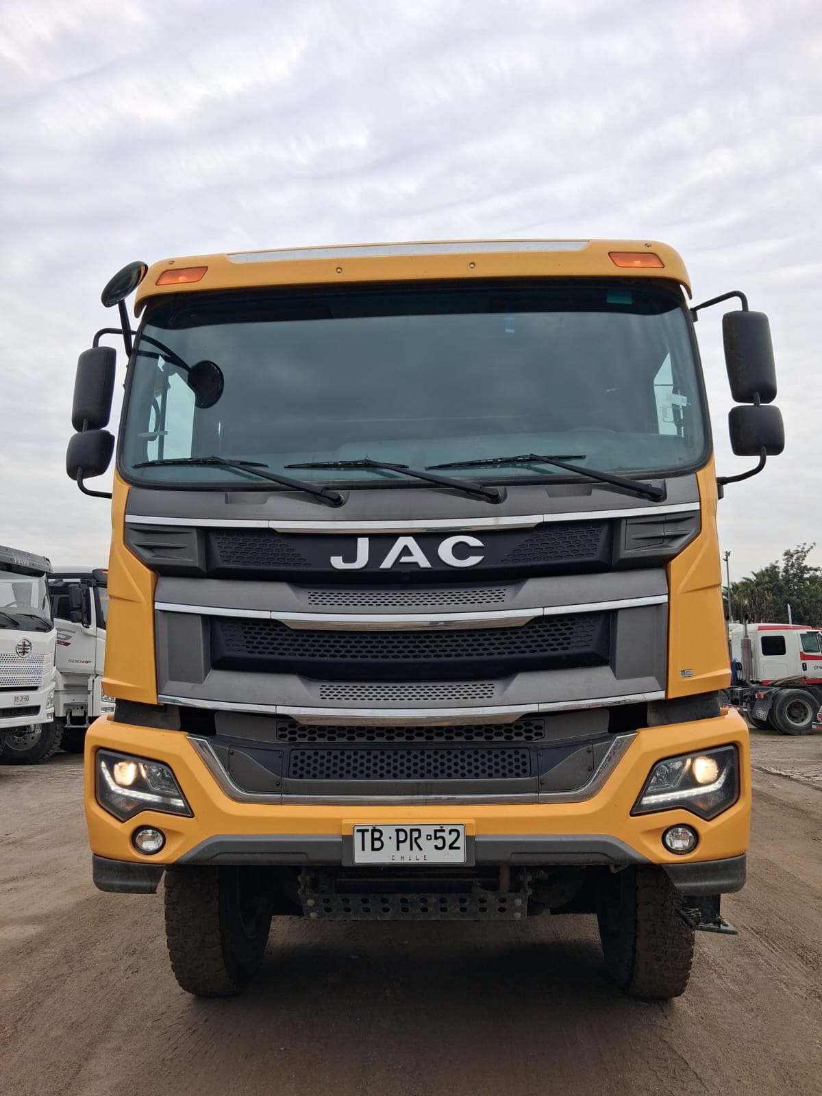 JAC LANDER 3430 TOLVA 8x4