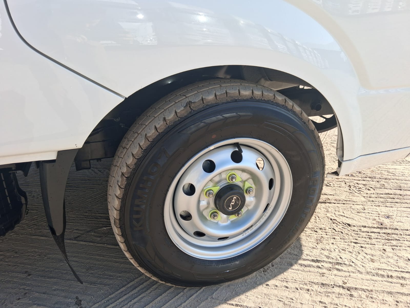 KIA FRONTIER DC LX 2.5