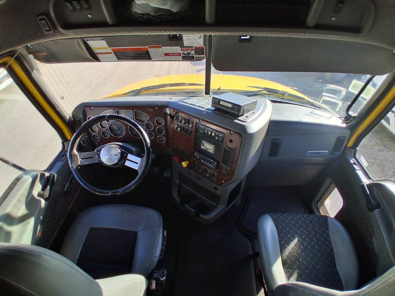 MACK CXU 613