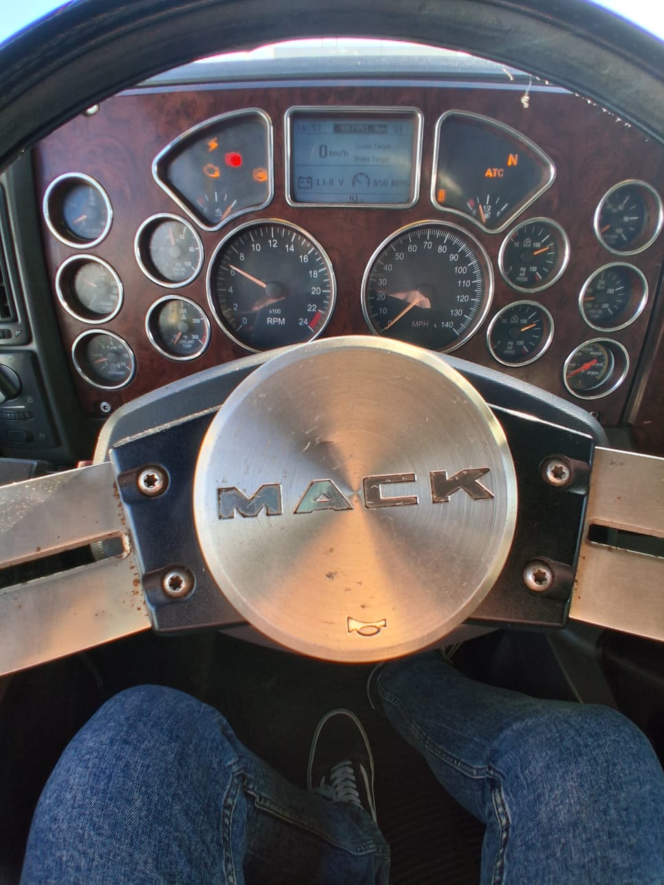 MACK CXU 613