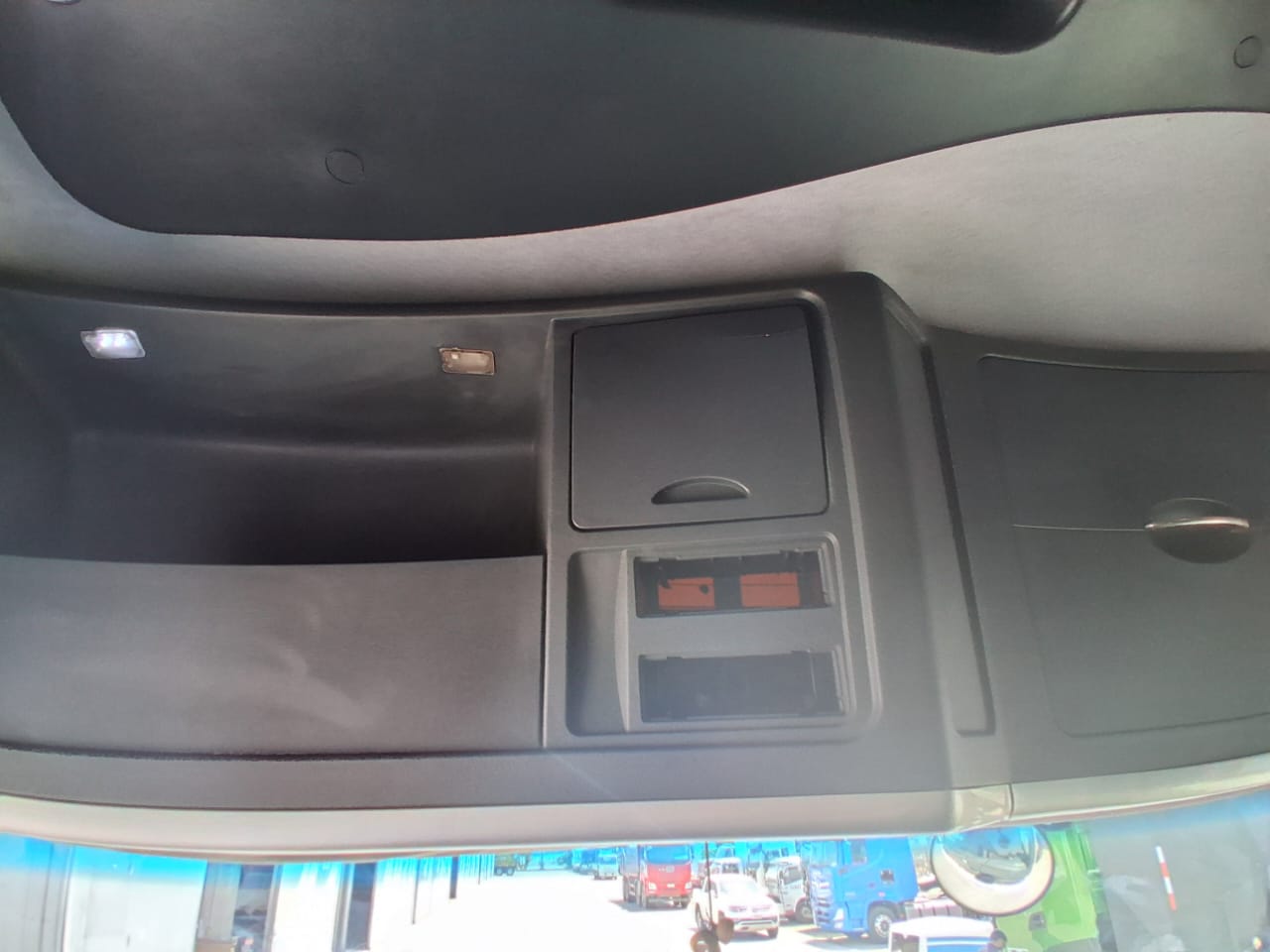 SINOTRUK T7H 440 4x2