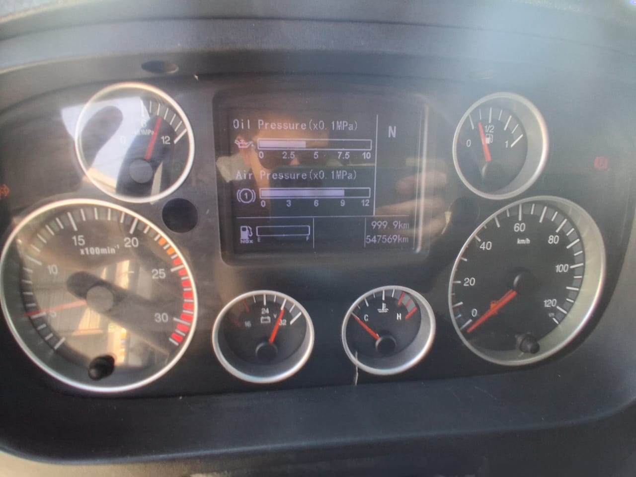 SINOTRUK T7H 440 4x2