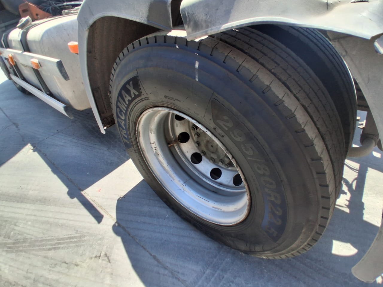 SINOTRUK T7H 440 4x2