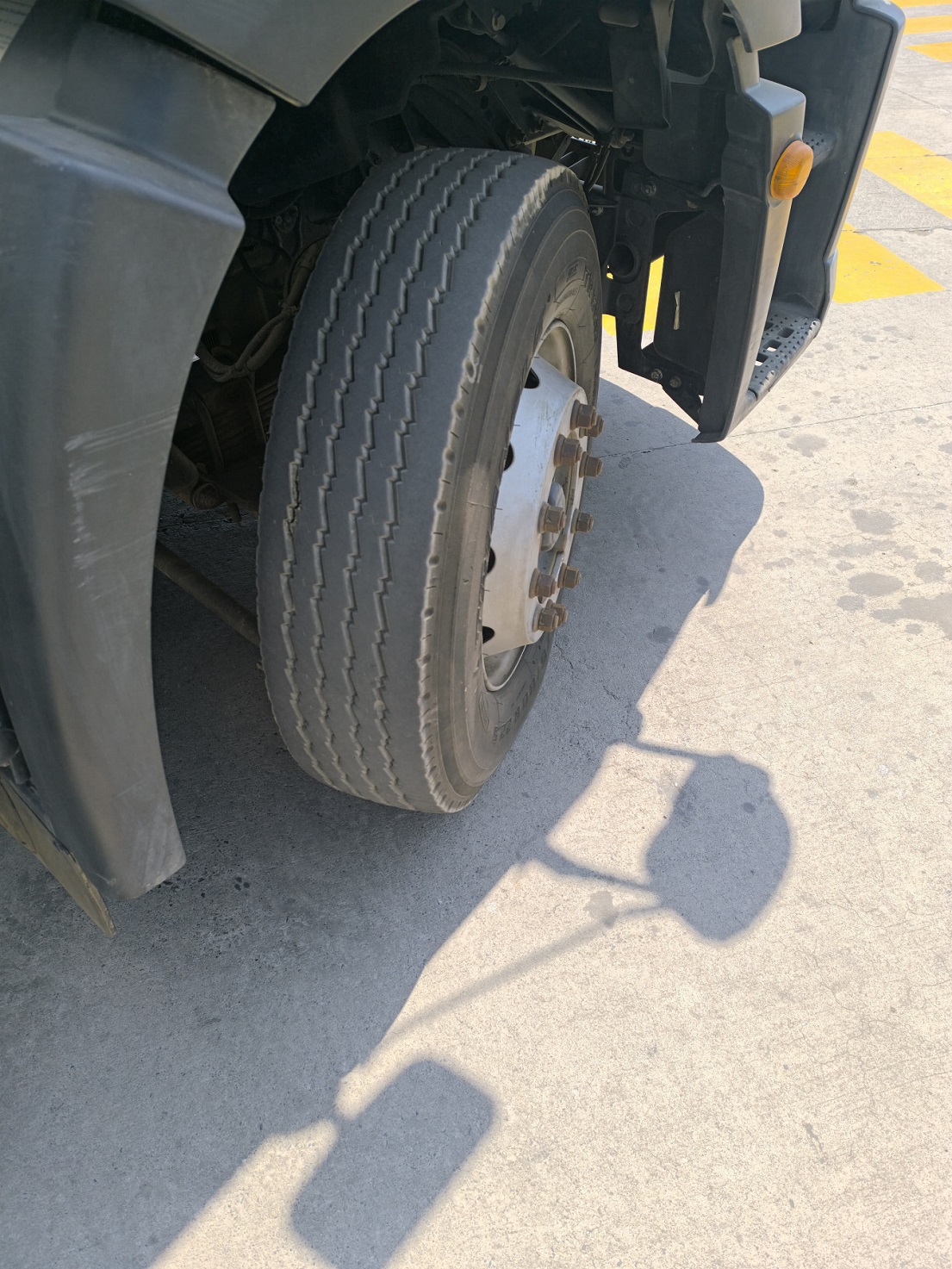 Volkswagen Constellation 17280