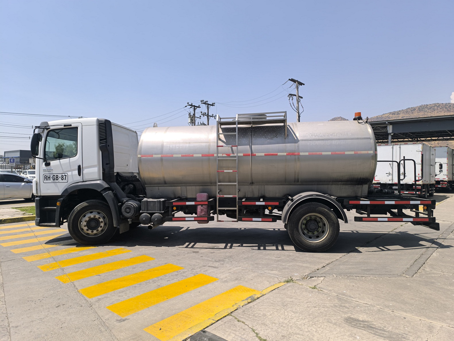 Volkswagen Constellation 17280