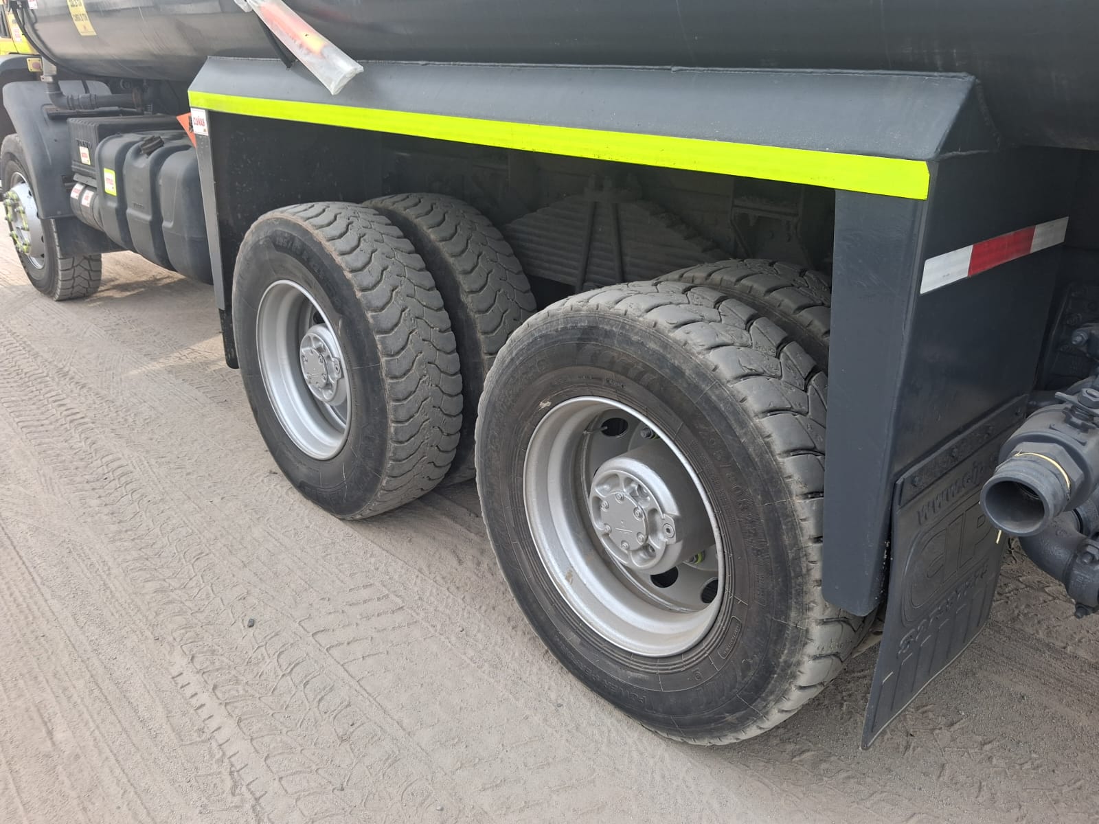 VOLVO VM 330