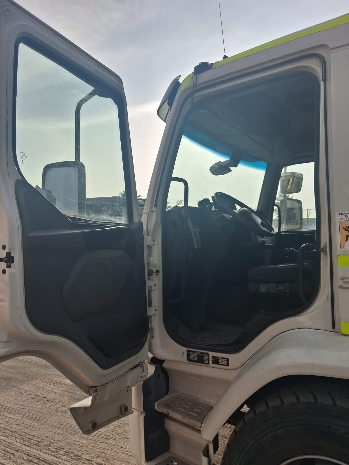 VOLVO VM 330