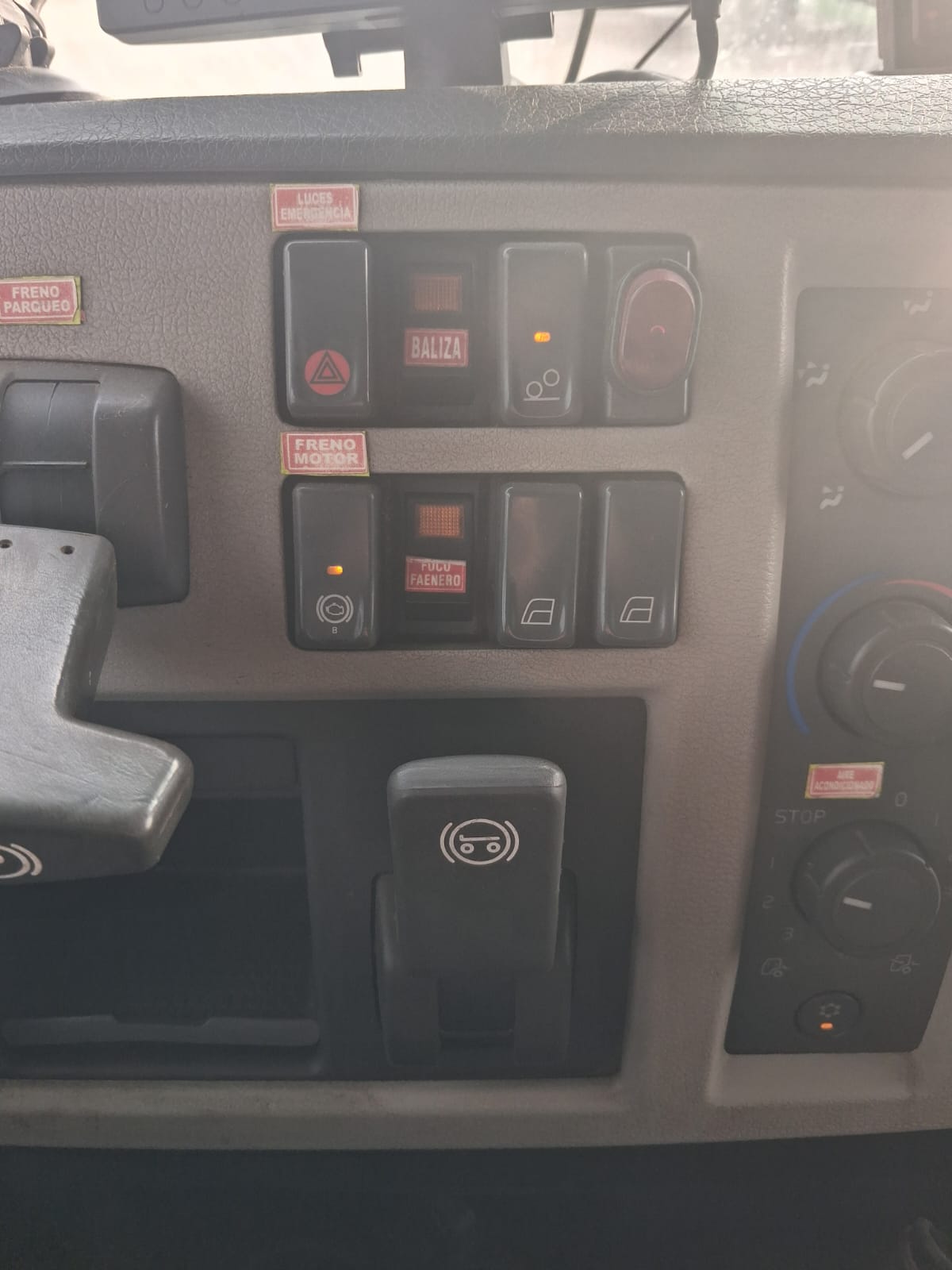 VOLVO VM 330
